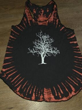 Tie-Dye Dark Gray & Rust Tree Graphic Tank Top